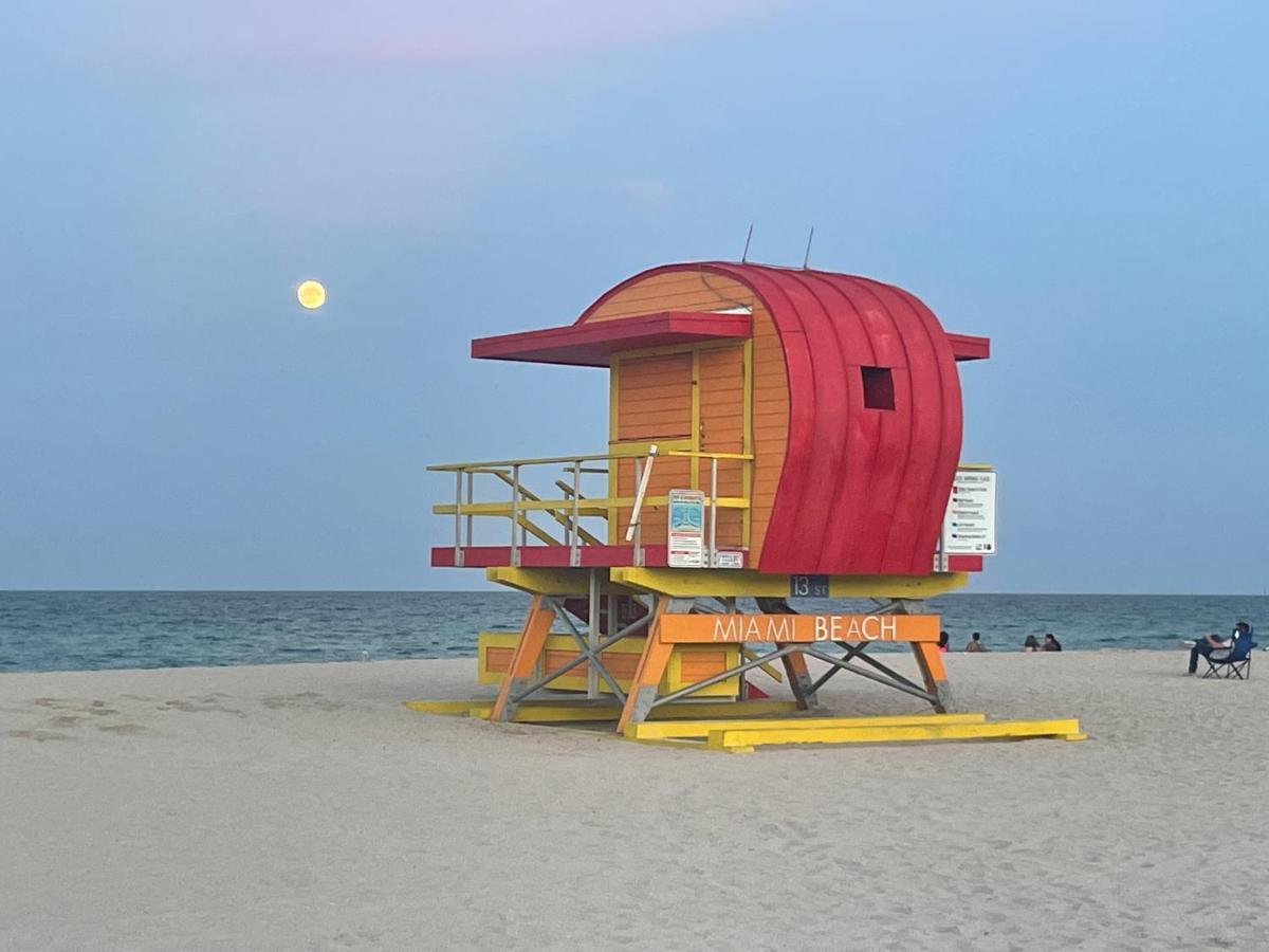 Beachfront Apt In Carlyle Hotel On Ocean Drive Miami Beach Exterior photo